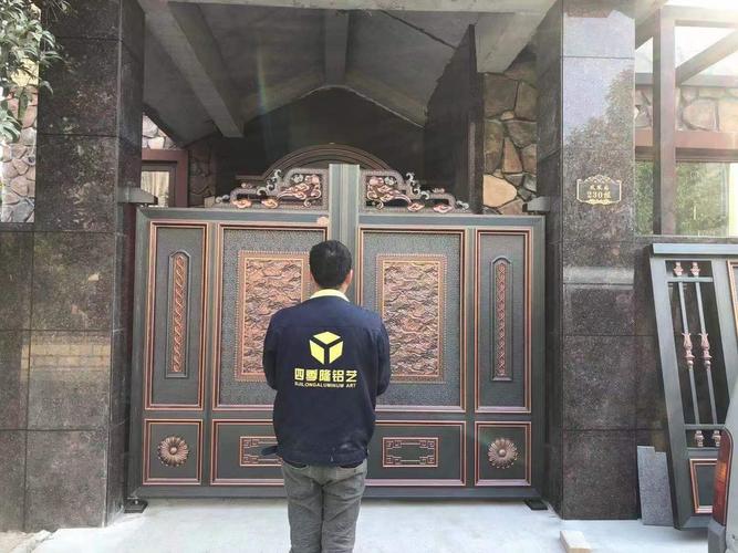 柳州紅外感應(yīng)鋁藝大門(mén) 科技與美學(xué)的完美融合